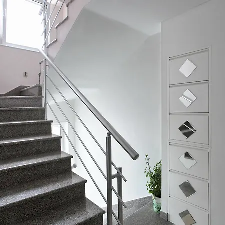 Apartment Simoni *